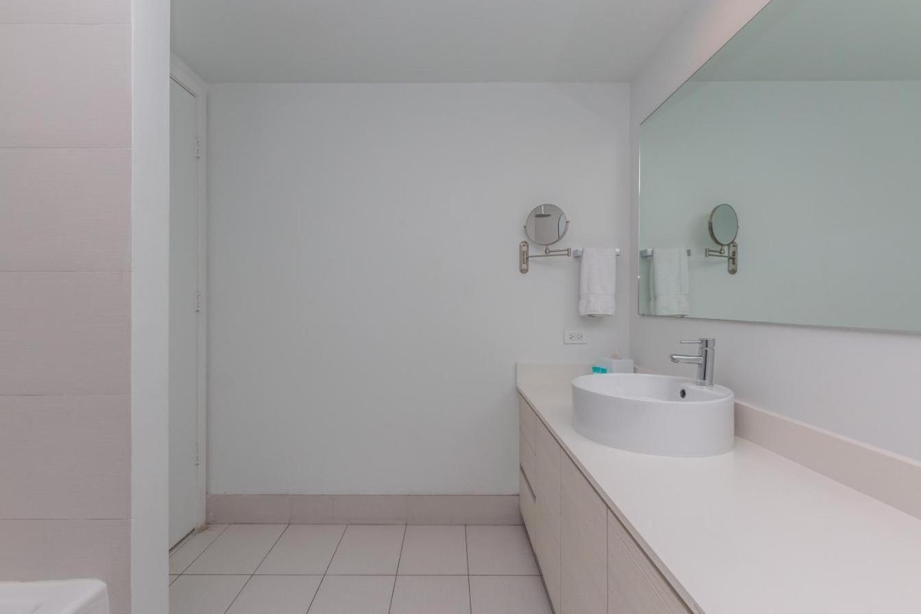 Modern One Bedroom Rental At Beach Walk Resort Miami 18Th Floor Hallandale Beach Exterior foto