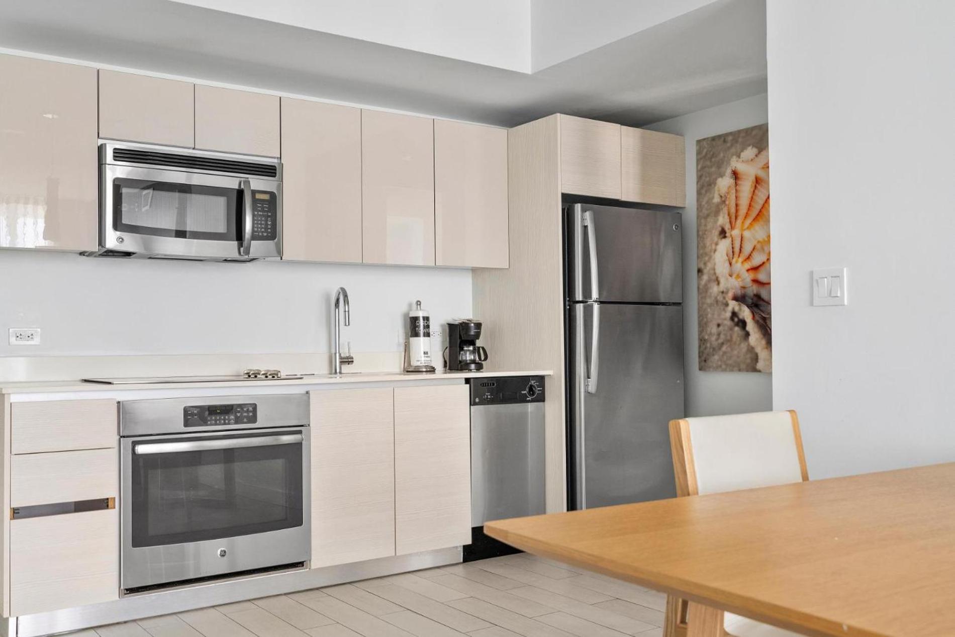Modern One Bedroom Rental At Beach Walk Resort Miami 18Th Floor Hallandale Beach Exterior foto